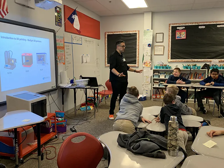 Why Teaching Design and Tech to Kids is Important 8 Teaching Design to kids about 3D Printers