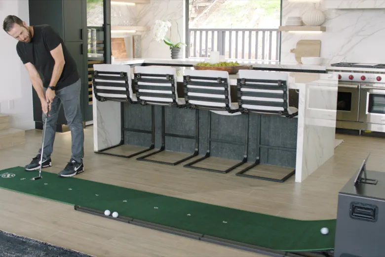 The PUTTR is a Smart Putting Green Designed to Improve Your Putting Game 3 PUTTR Smart Putting Green